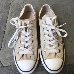 Cream All-Star Size 7 low top CONVERSE